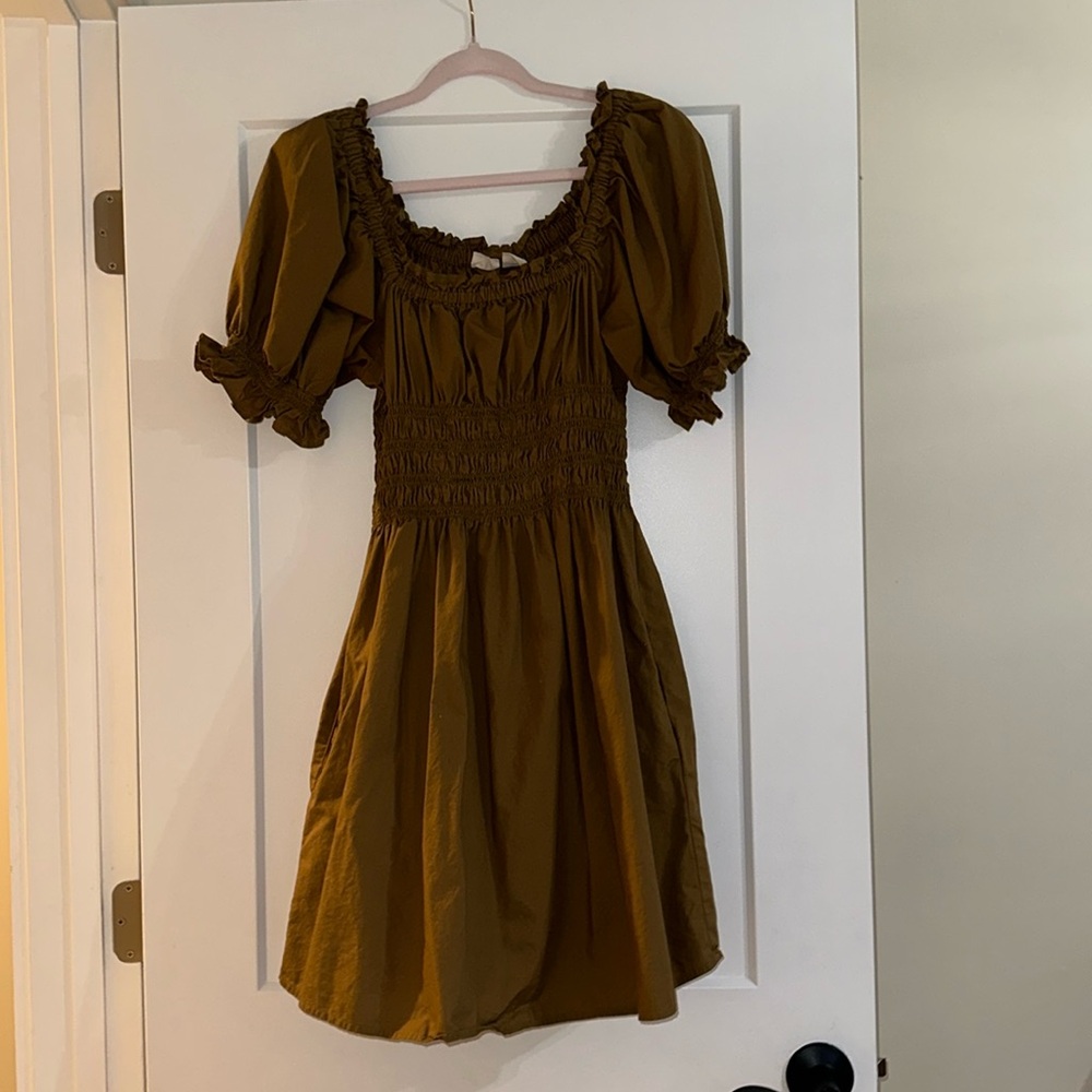 Levi’s- army green scrunch mini dress with pockets